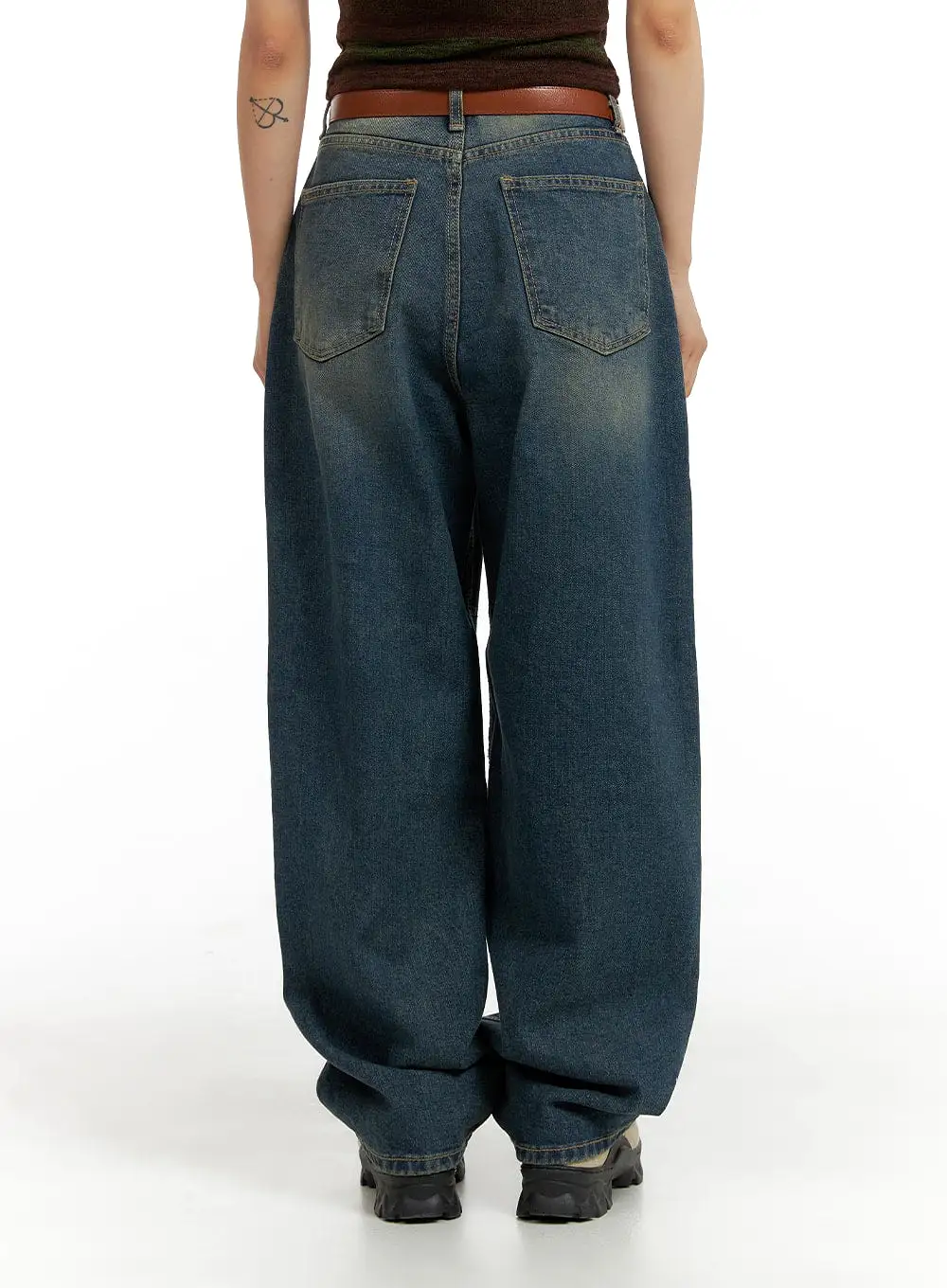 Scratch Textured Baggy Jeans CM405