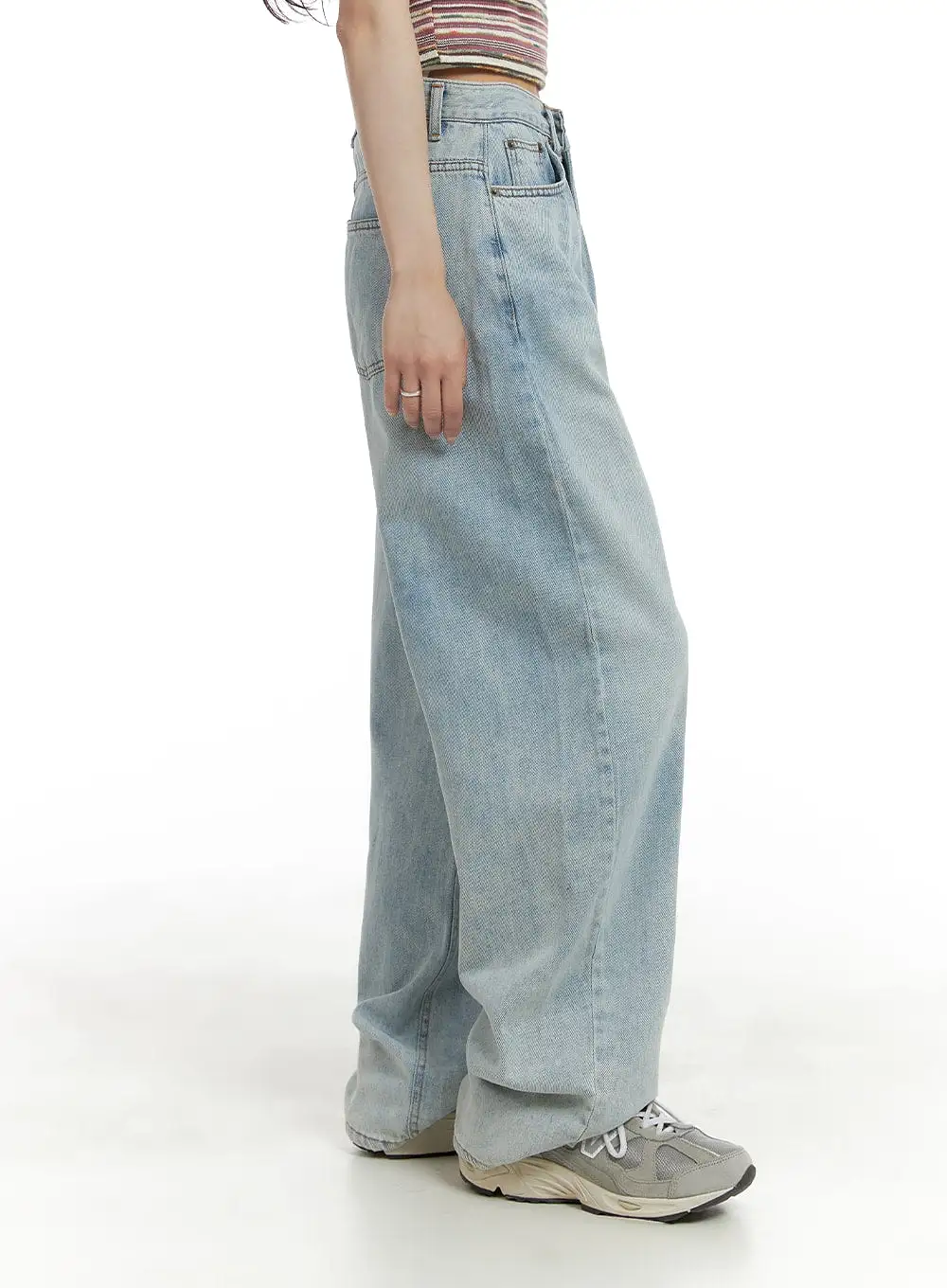 Washed Denim Wide Fit Straight Jeans CA408