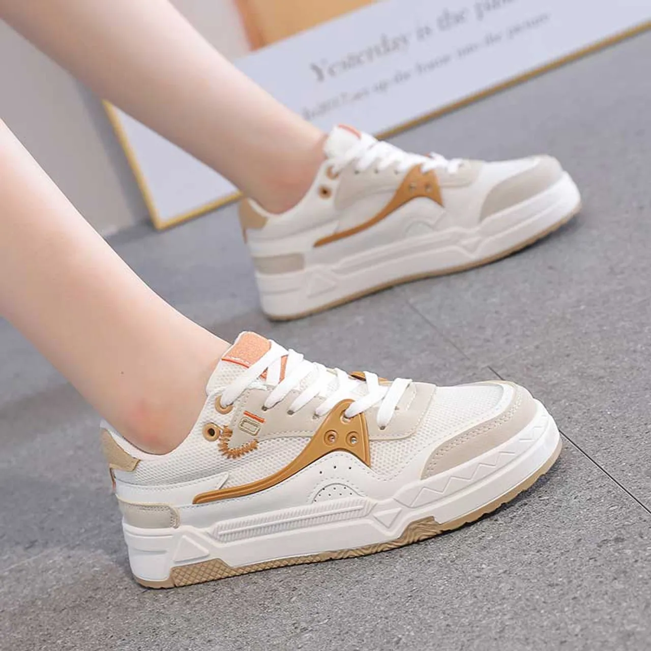 White khaki casual pattern shoe sneaker