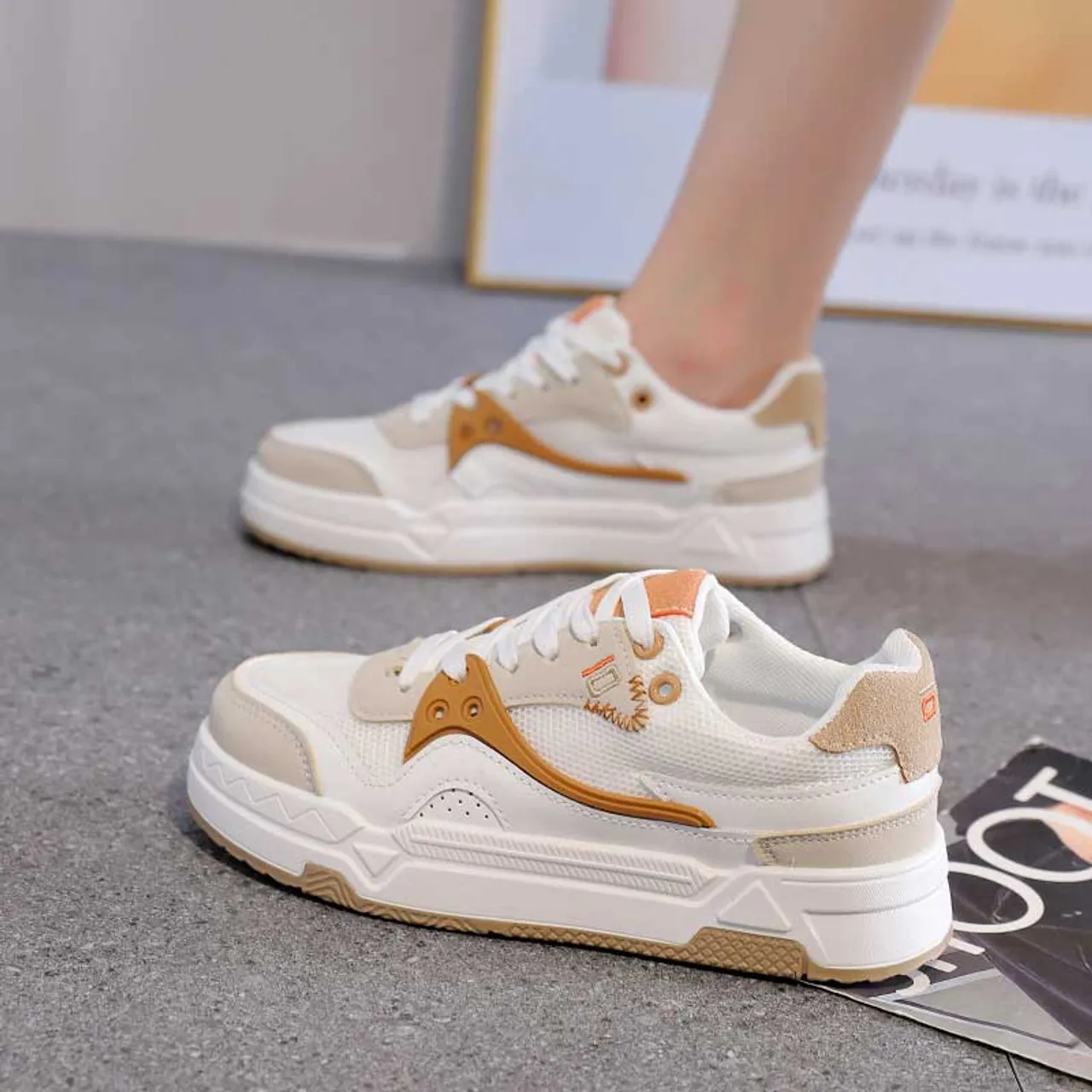 White khaki casual pattern shoe sneaker